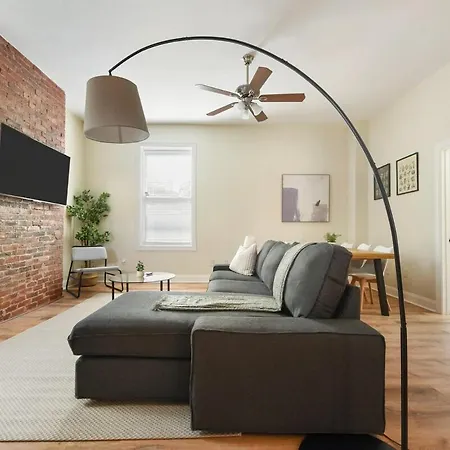 Free Parking, Netflix In East Liberty By Parks And Uni Apartment