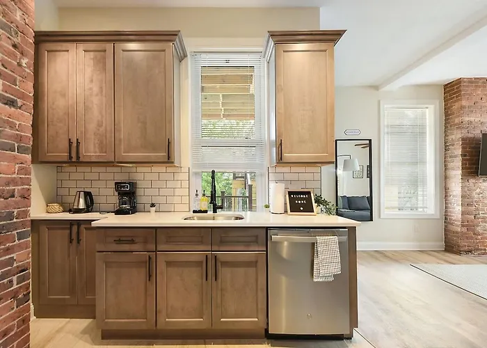 Netflix+free Parking Near Shopping|parks|dining Apartment Pittsburgh