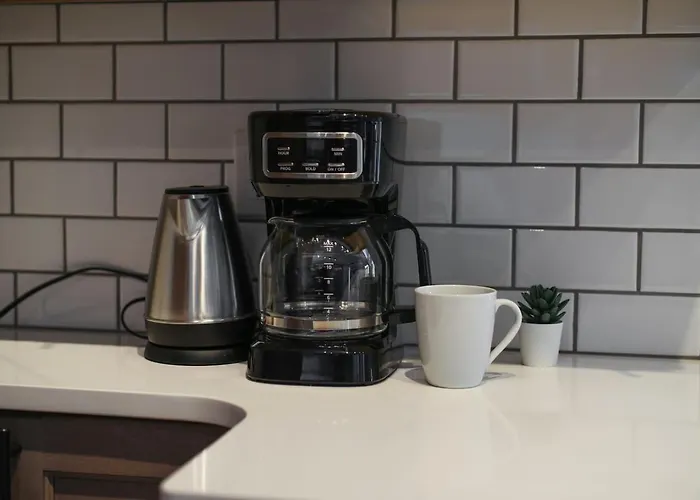 Netflix+free Parking Near Shopping|parks|dining Apartment Pittsburgh