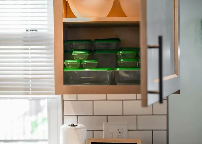 Netflix+free Parking Near Shopping|parks|dining Apartment