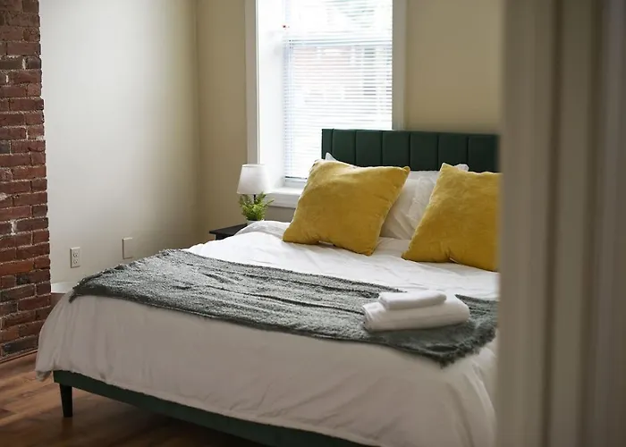 Netflix+free Parking Near Shopping|parks|dining Apartment